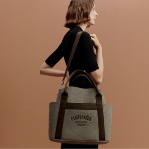 Hermès Beach Travel Grooming Bag. Authentic. Comes with everything! BNIB.